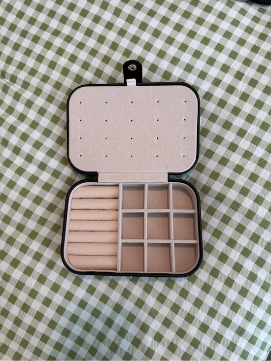 Other - Compact Jewelry Organizer Case in Black